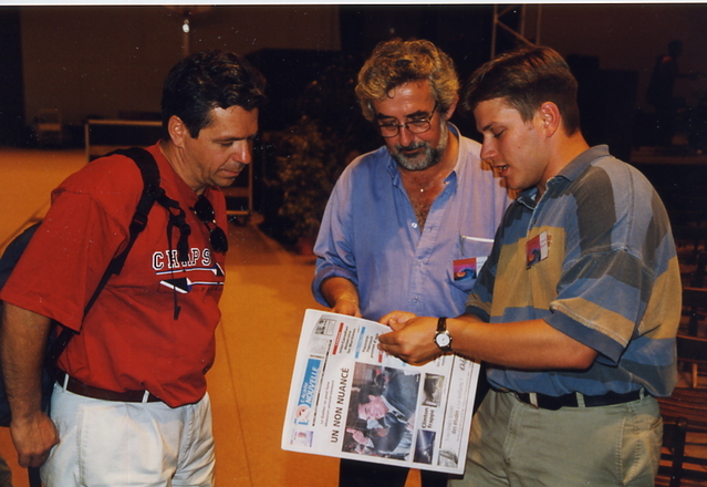 Capbreton 1998 : en compagnie de René Légère, alors directeur de la Société Nationale de l'Acadie et Janic Godin, du groupe Trans-Acadie Capbreton 1998 : en compagnie de René Légère, alors directeur de la Société Nationale de l'Acadie et Janic Godin, du groupe Trans-Acadie