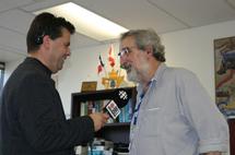 FrancoFête 2007, au micro de Radio Canada durant la réception au consulat de France à Moncton FrancoFête 2007, au micro de Radio Canada durant la réception au consulat de France à Moncton