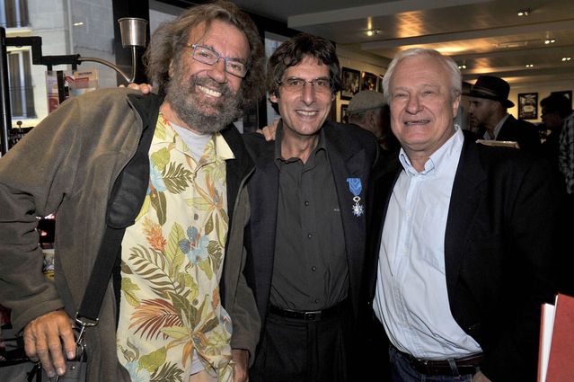 Avec Antoine et le romancier Patrice Dard. Au second plan à droite le chanteur acadien Joseph Edgar Avec Antoine et le romancier Patrice Dard. Au second plan à droite le chanteur acadien Joseph Edgar